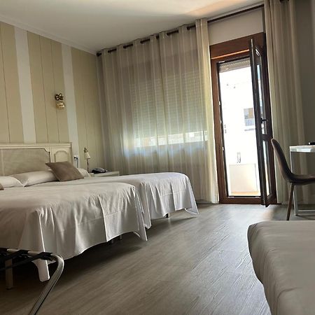 Hotel Marques De Santillana ตอร์เรลาเบกา ภายนอก รูปภาพ