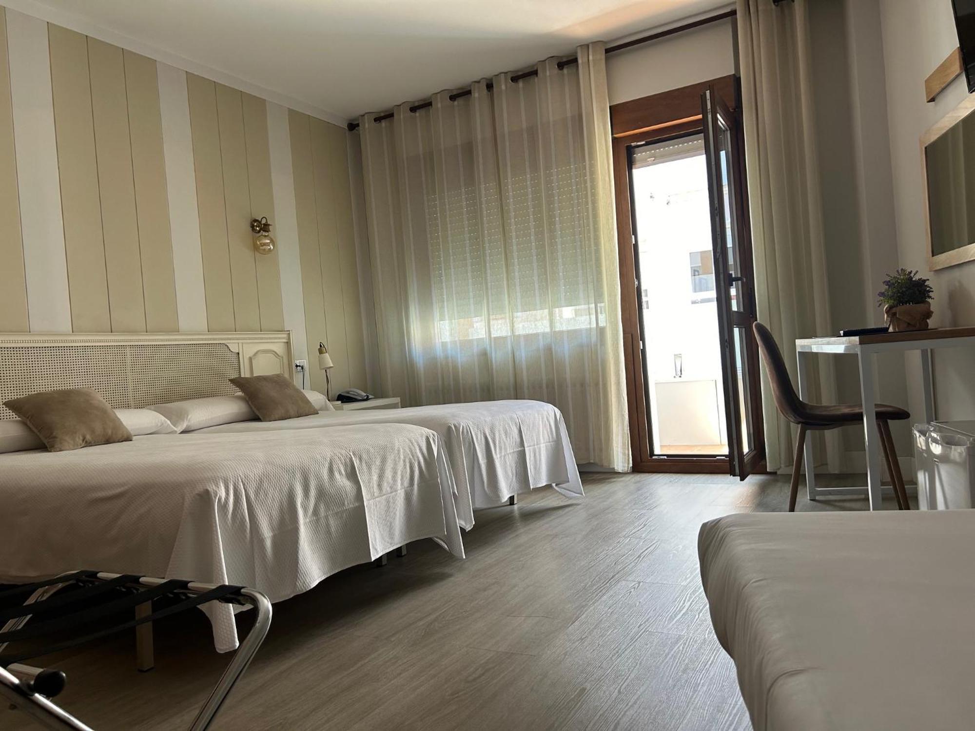Hotel Marques De Santillana ตอร์เรลาเบกา ภายนอก รูปภาพ
