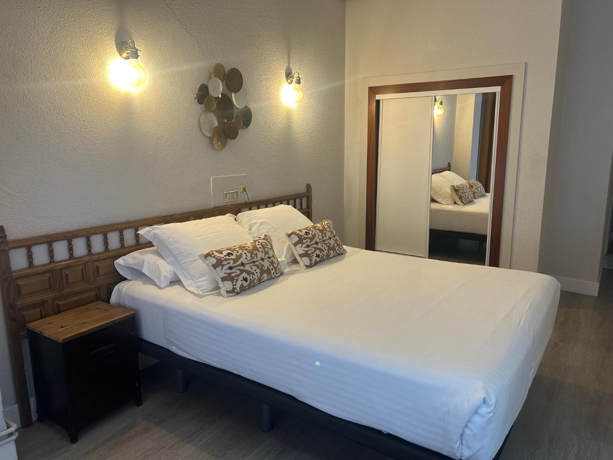 Hotel Marques De Santillana ตอร์เรลาเบกา ภายนอก รูปภาพ