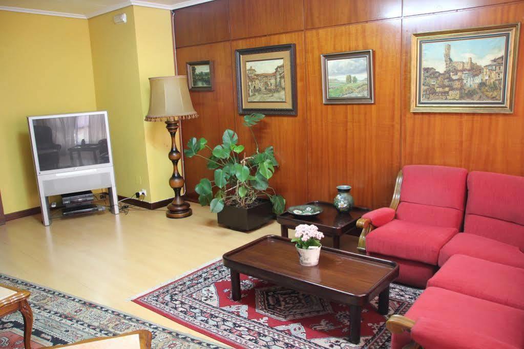Hotel Marques De Santillana ตอร์เรลาเบกา ภายนอก รูปภาพ
