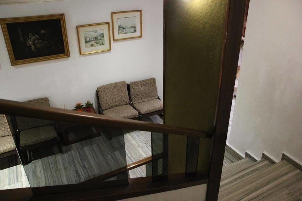 Hotel Marques De Santillana ตอร์เรลาเบกา ภายนอก รูปภาพ