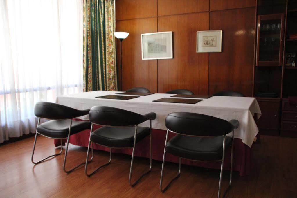 Hotel Marques De Santillana ตอร์เรลาเบกา ภายนอก รูปภาพ